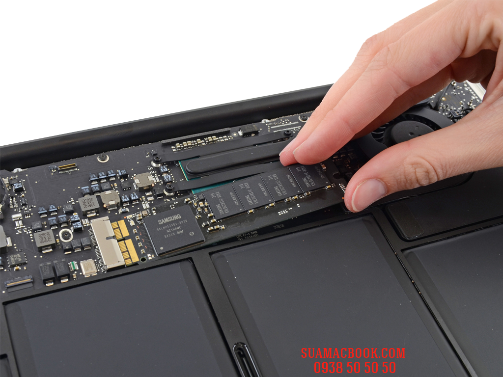 SSD 256Gb Macbook Retina 2015, sua macbook retina hcm